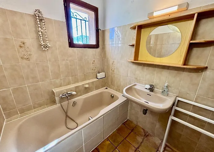 Parenthèse Méditerranéenne - Carqueiranne, Authenticité Varoise Hébergement de vacances Carqueiranne